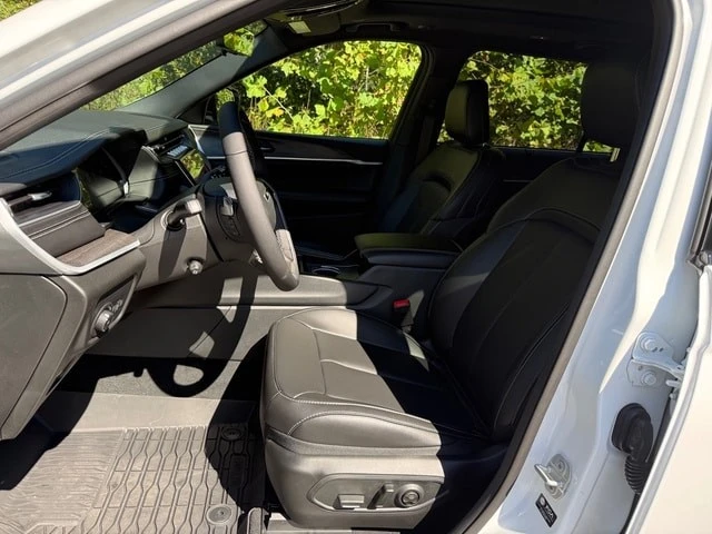 2025 Jeep KL Cherokee - Image 12 of 21