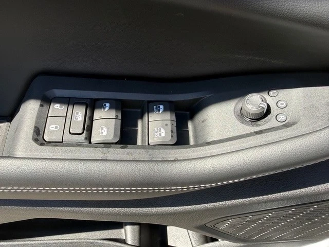 2025 Jeep WL Grand Cherokee - Image 14 of 21