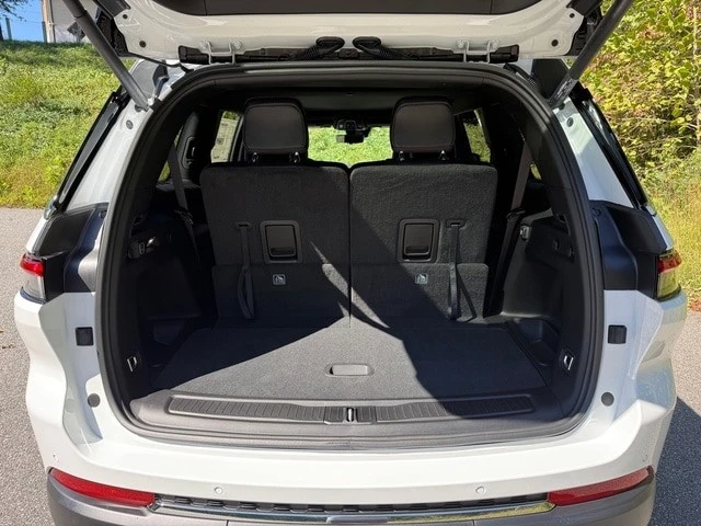 2025 Jeep KL Cherokee - Image 19 of 21