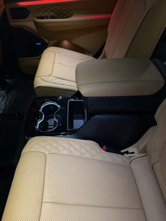 2025 Jeep WL Grand Cherokee - Image 15 of 20