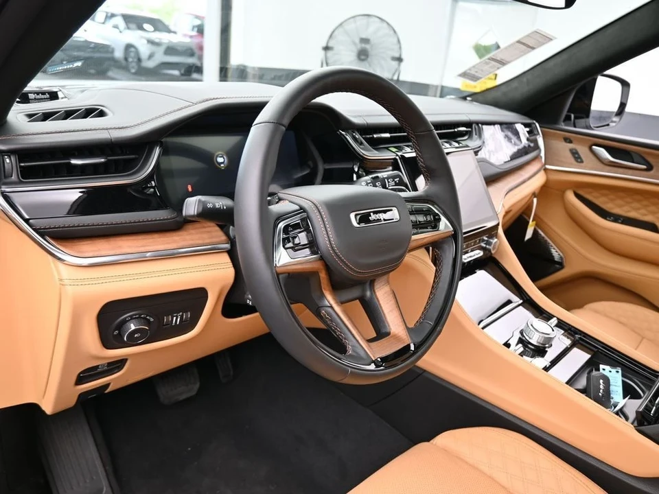 2025 Jeep WL Grand Cherokee - Image 10 of 12