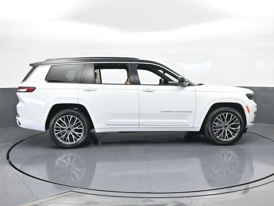 2025 Jeep WL Grand Cherokee - Image 7 of 12