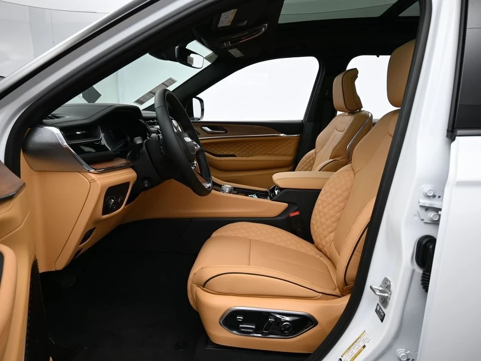 2025 Jeep WL Grand Cherokee - Image 12 of 12