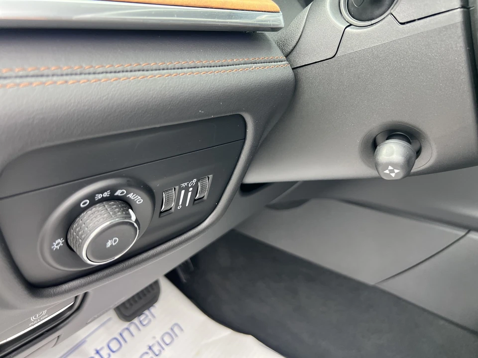 2025 Jeep WL Grand Cherokee - Image 24 of 31