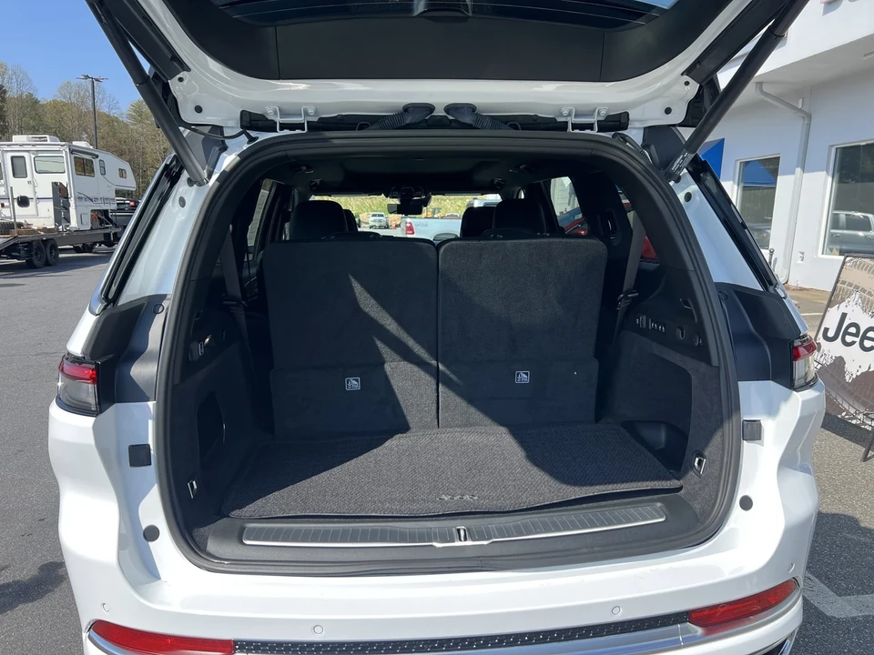 2025 Jeep WL Grand Cherokee - Image 10 of 12