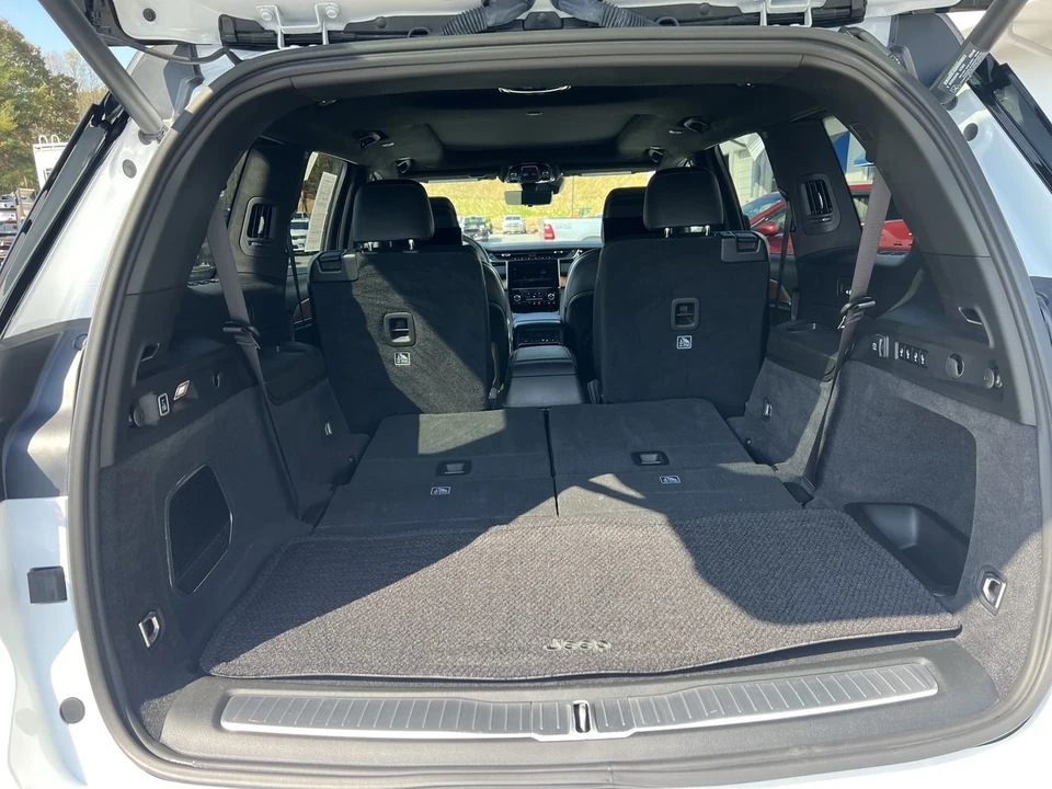 2025 Jeep WL Grand Cherokee - Image 12 of 12