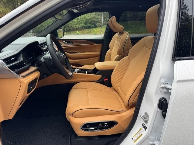 2025 Jeep KL Cherokee - Image 12 of 21