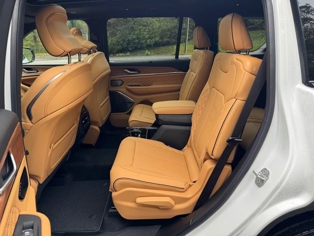 2025 Jeep KL Cherokee - Image 17 of 21
