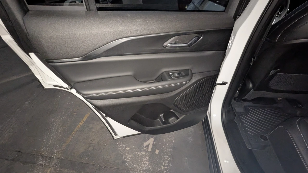 2025 Jeep WL Grand Cherokee - Image 15 of 21