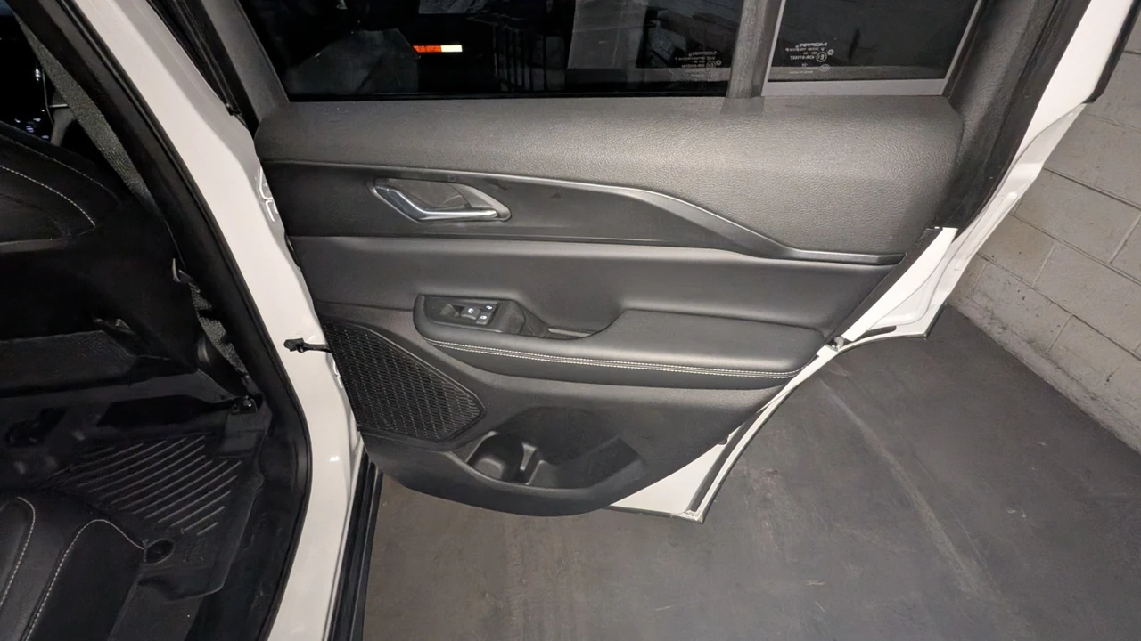 2025 Jeep WL Grand Cherokee - Image 13 of 21