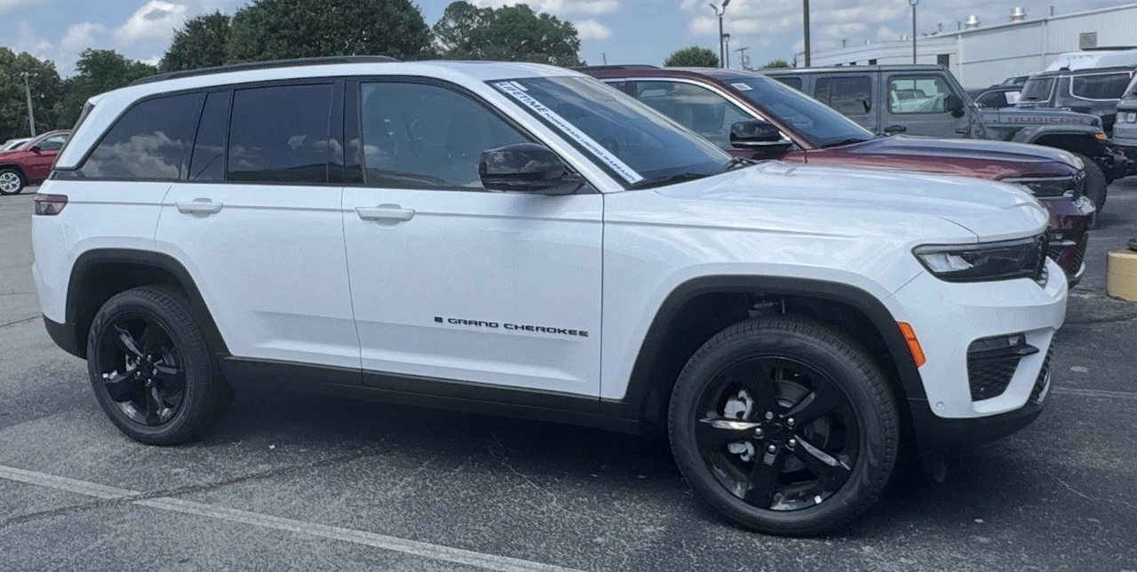 2025 Jeep WL Grand Cherokee - Image 3 of 12