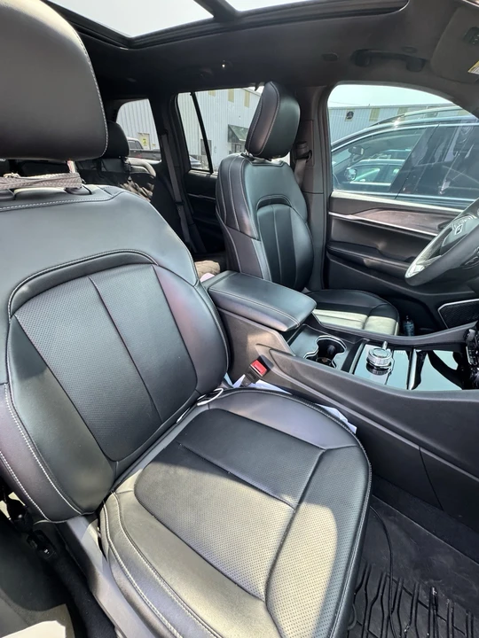 2025 Jeep WL Grand Cherokee - Image 10 of 12