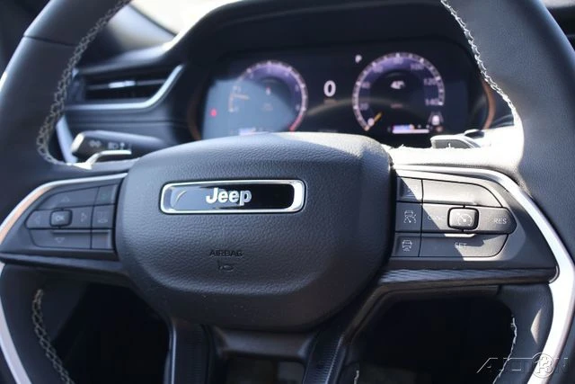 2025 Jeep WL Grand Cherokee - Image 21 of 24