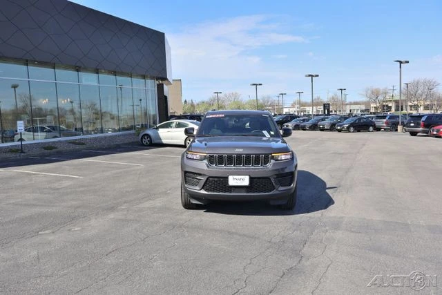 2025 Jeep WL Grand Cherokee - Image 10 of 24