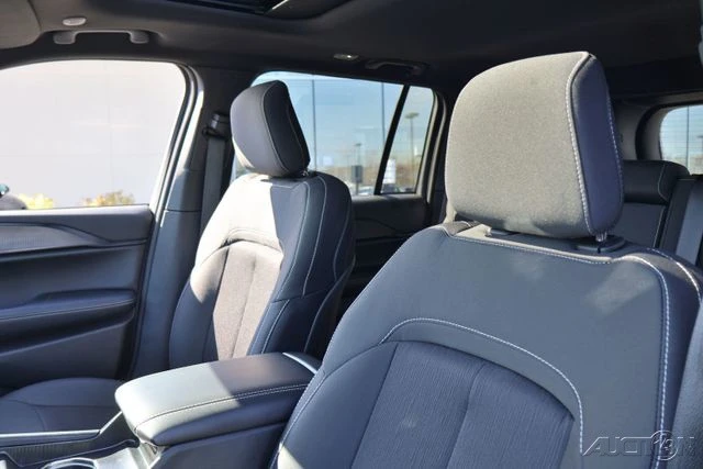 2025 Jeep WL Grand Cherokee - Image 14 of 24