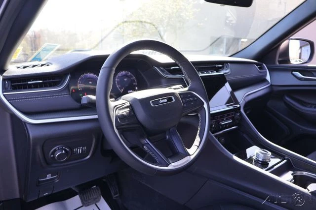 2025 Jeep WL Grand Cherokee - Image 13 of 24