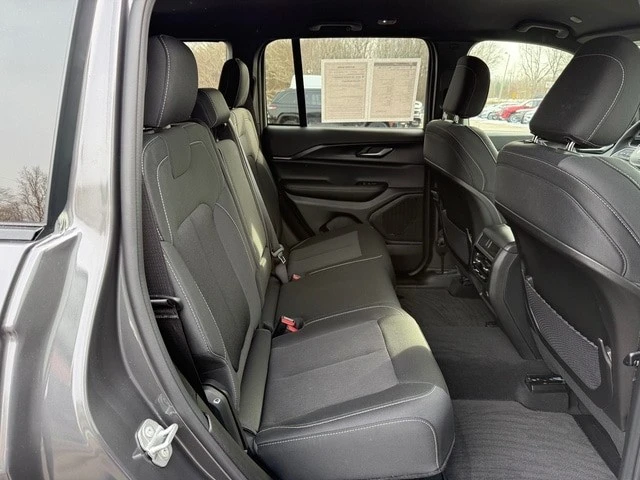 2025 Jeep WL Grand Cherokee - Image 16 of 21