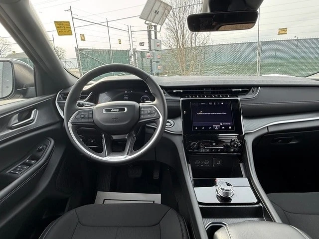 2025 Jeep WL Grand Cherokee - Image 9 of 21