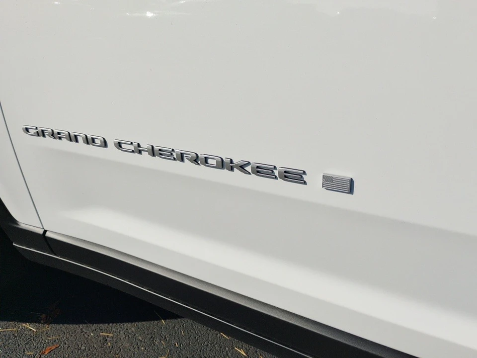 2025 Jeep WL Grand Cherokee - Image 10 of 12