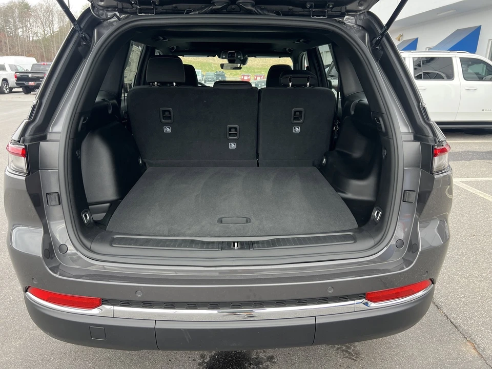 2025 Jeep WL Grand Cherokee - Image 12 of 30