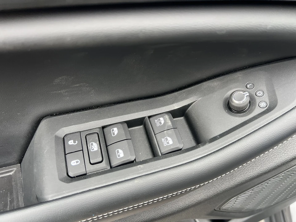 2025 Jeep WL Grand Cherokee - Image 16 of 30