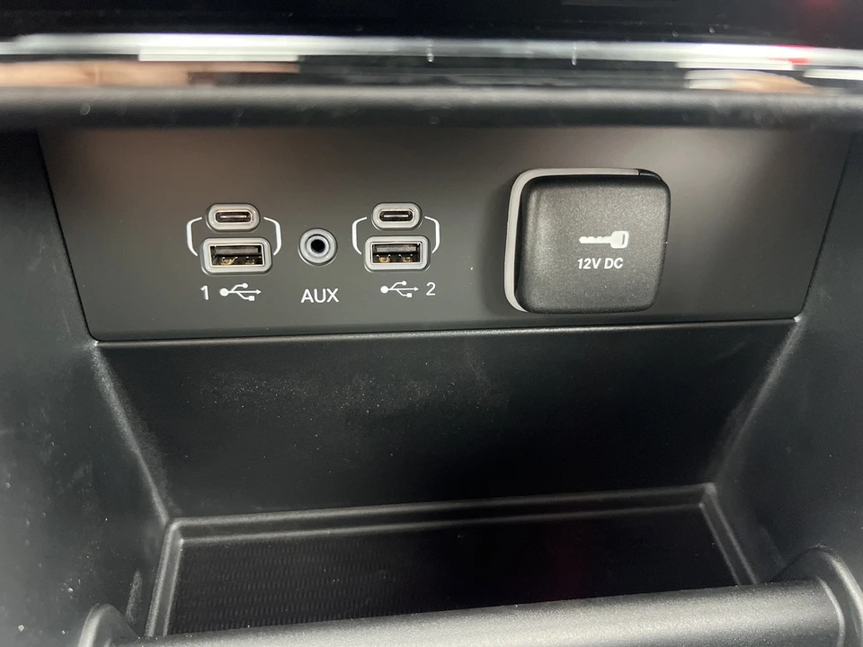 2025 Jeep WL Grand Cherokee - Image 24 of 30