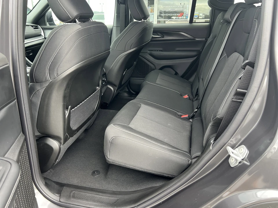 2025 Jeep WL Grand Cherokee - Image 13 of 30
