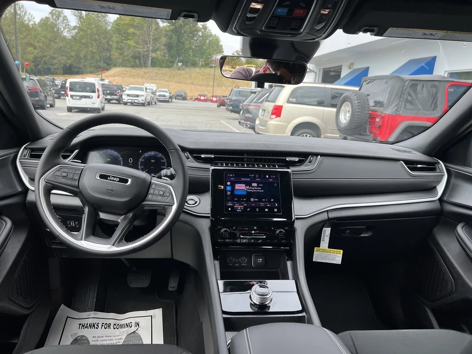 2025 Jeep WL Grand Cherokee - Image 15 of 21