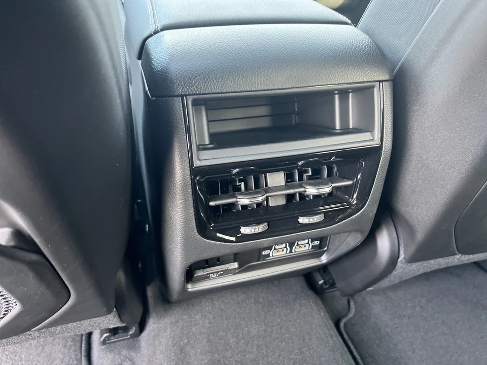 2025 Jeep WL Grand Cherokee - Image 14 of 30