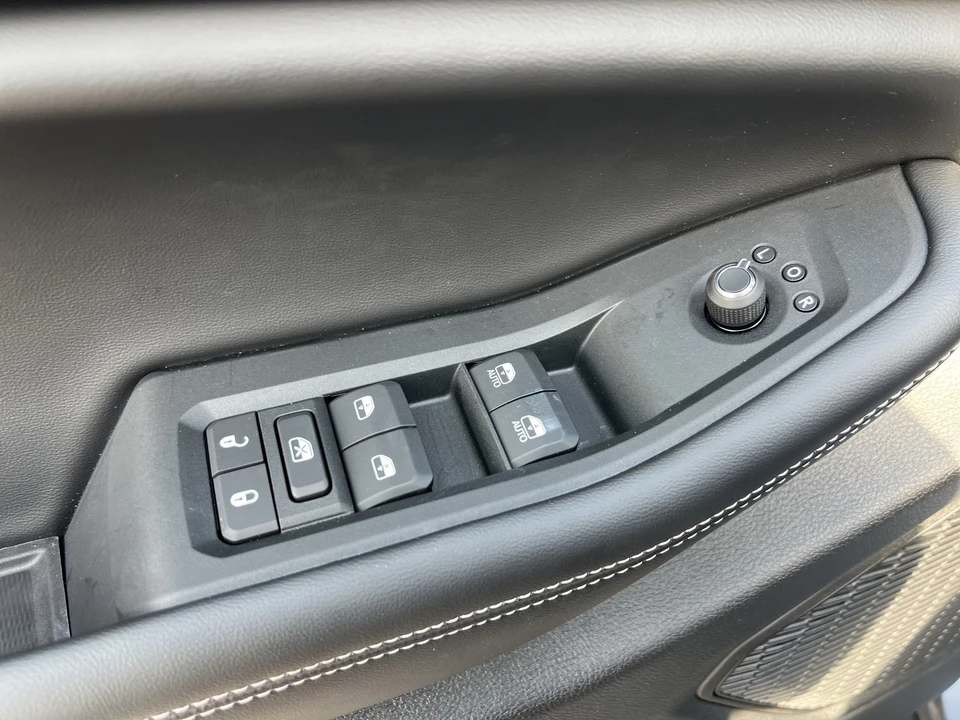 2025 Jeep WL Grand Cherokee - Image 16 of 30