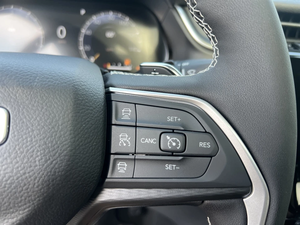 2025 Jeep WL Grand Cherokee - Image 24 of 30