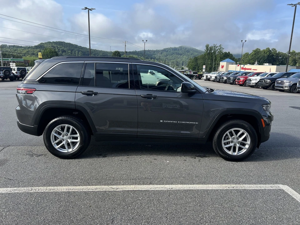 2025 Jeep WL Grand Cherokee - Image 4 of 30