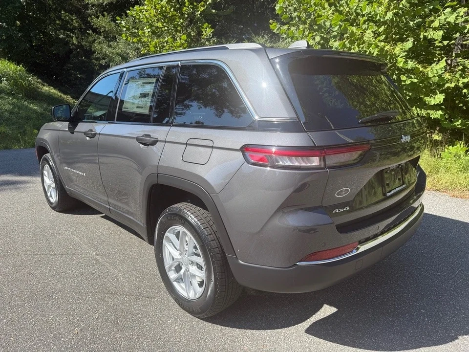 2025 Jeep WL Grand Cherokee - Image 9 of 12
