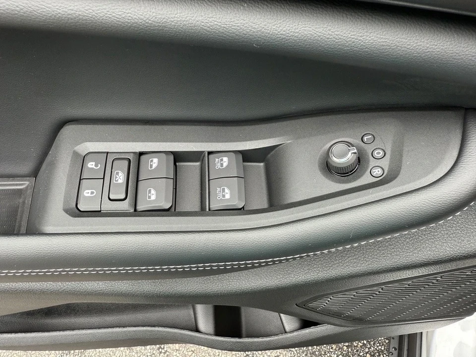 2025 Jeep WL Grand Cherokee - Image 13 of 21