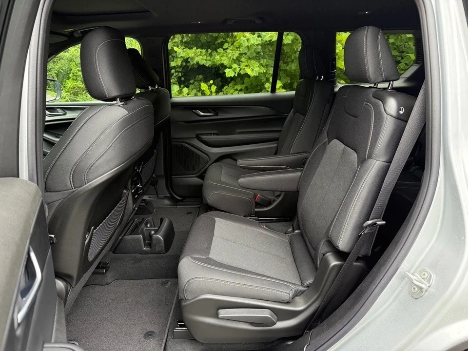 2025 Jeep WL Grand Cherokee - Image 15 of 21