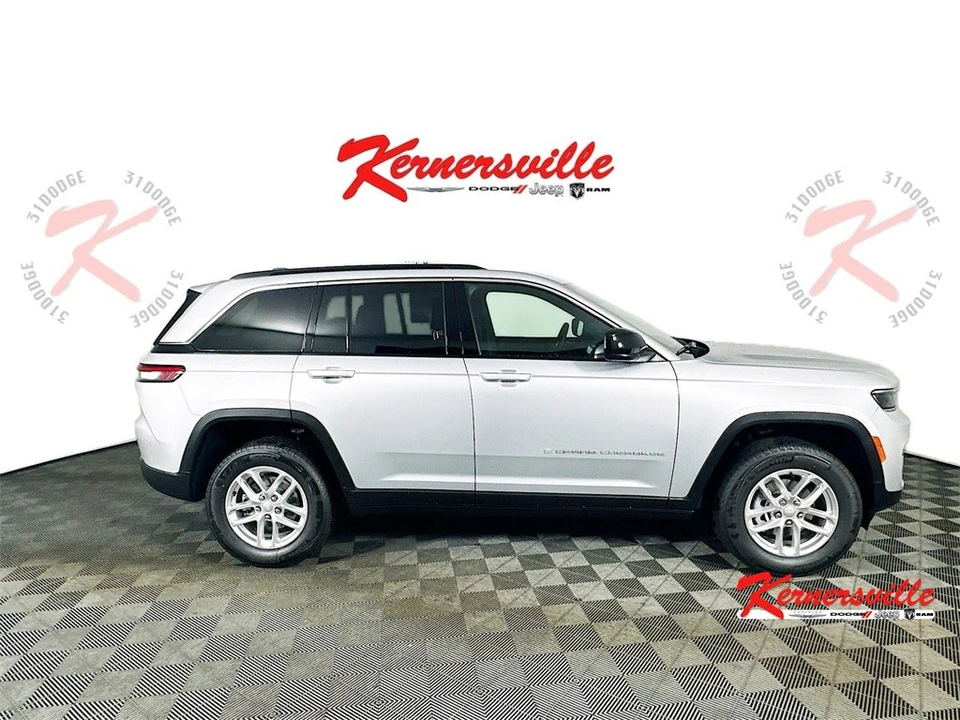 2025 Jeep WL Grand Cherokee - Image 8 of 12