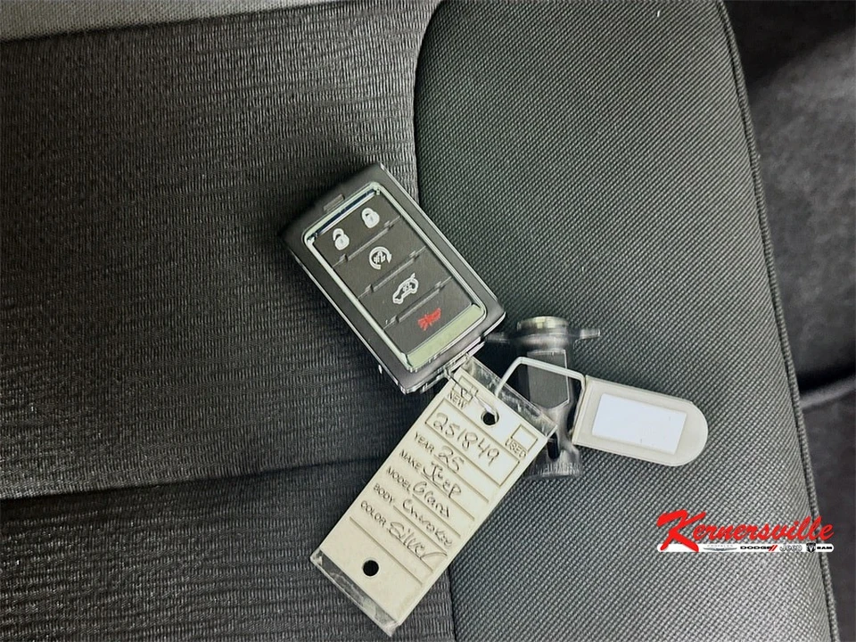 2025 Jeep WL Grand Cherokee - Image 19 of 21