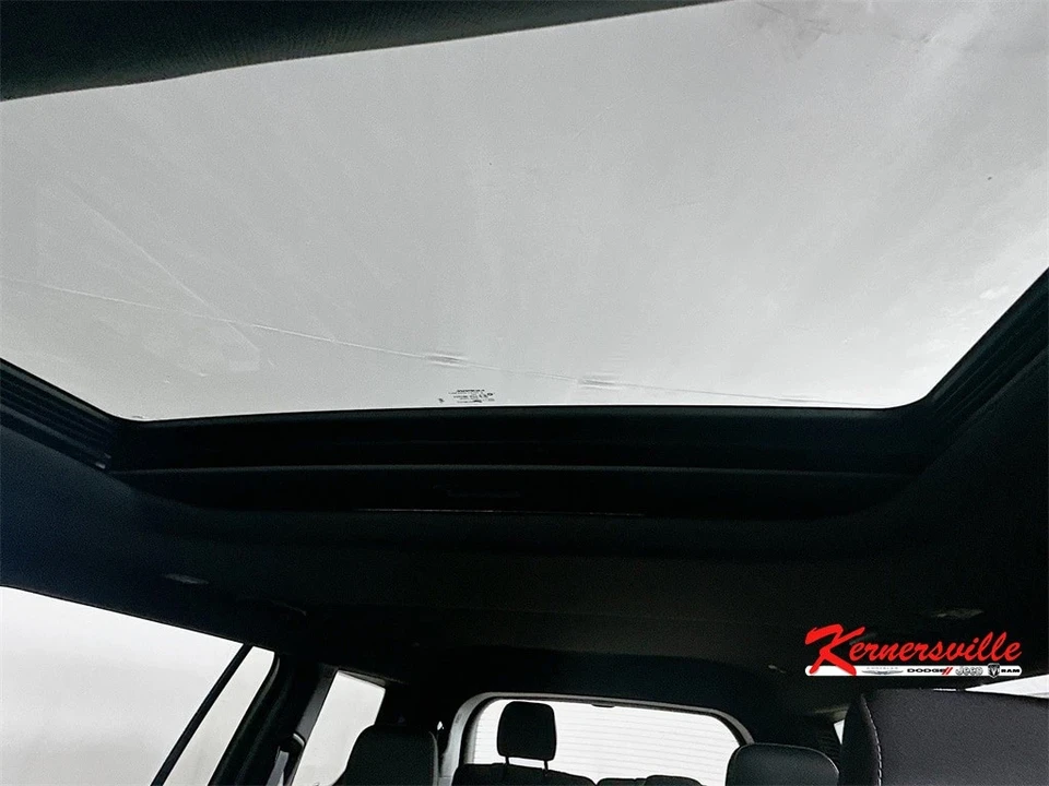 2025 Jeep WL Grand Cherokee - Image 14 of 21