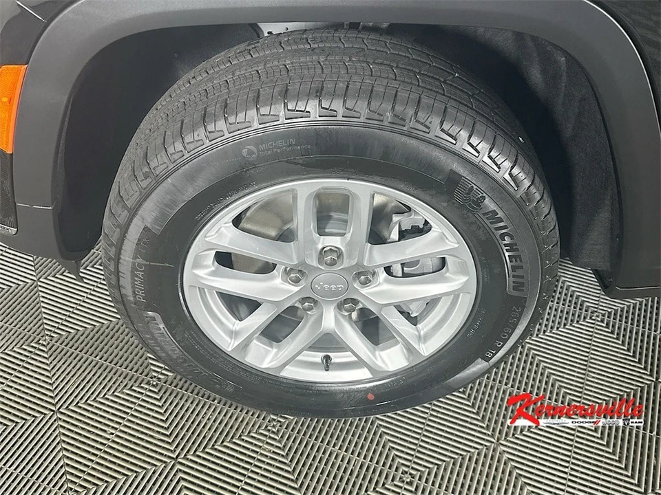 2025 Jeep WL Grand Cherokee - Image 16 of 21