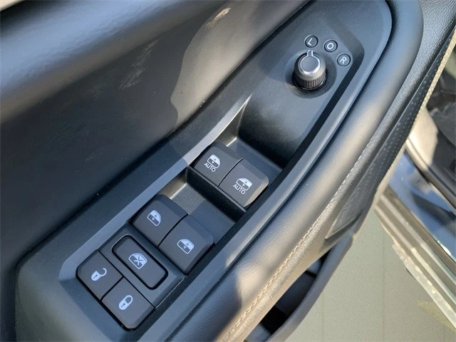 2025 Jeep KL Cherokee - Image 17 of 21