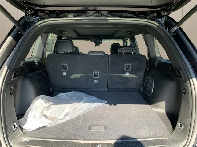 2025 Jeep WL Grand Cherokee - Image 15 of 21