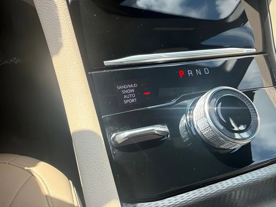 2025 Jeep WL Grand Cherokee - Image 14 of 24