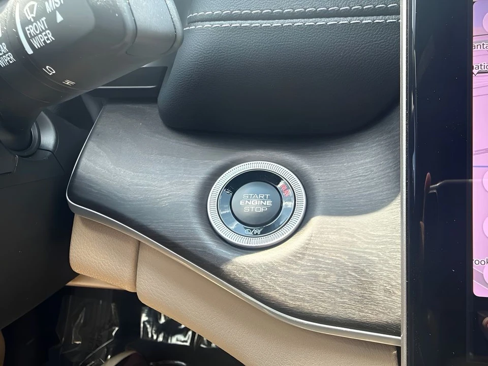 2025 Jeep WL Grand Cherokee - Image 13 of 24