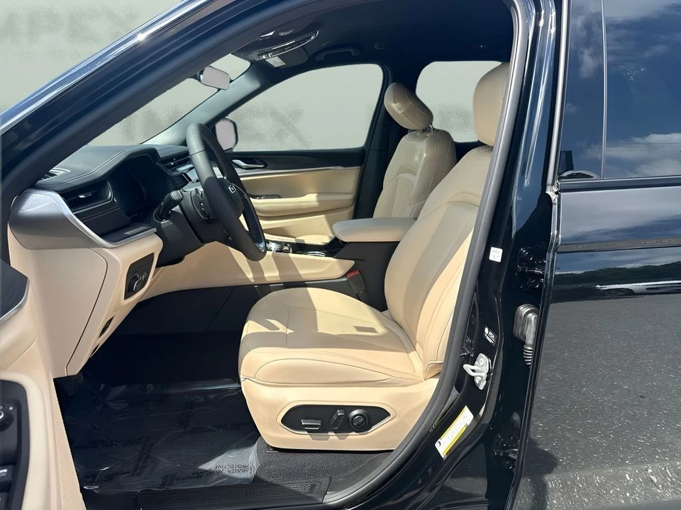 2025 Jeep WL Grand Cherokee - Image 5 of 24