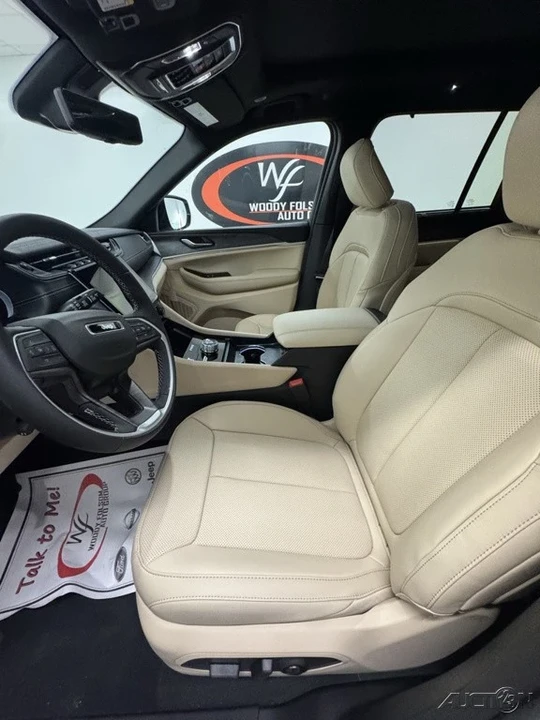 2025 Jeep WL Grand Cherokee - Image 8 of 10