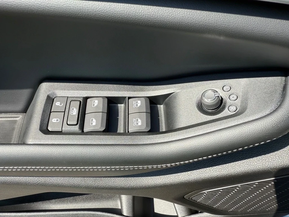2025 Jeep WL Grand Cherokee - Image 14 of 21