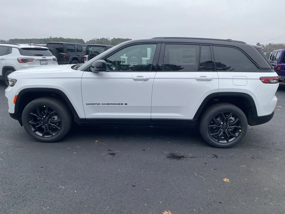 2025 Jeep WL Grand Cherokee - Image 8 of 12