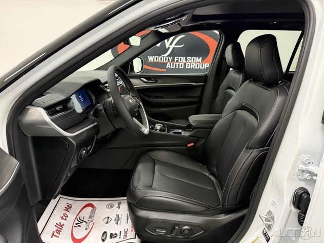 2025 Jeep WL Grand Cherokee - Image 9 of 12