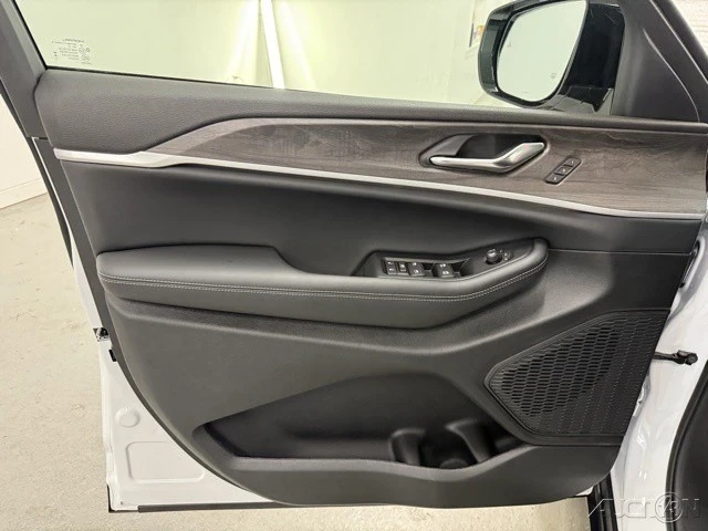2025 Jeep WL Grand Cherokee - Image 12 of 12