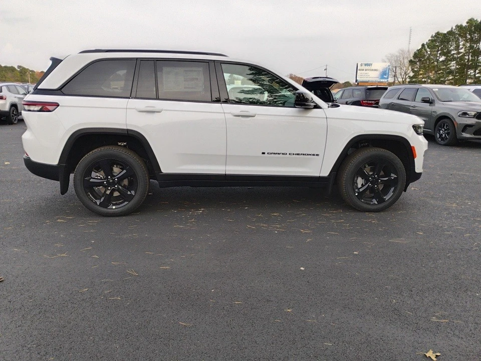 2025 Jeep WL Grand Cherokee - Image 4 of 12